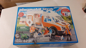 LOT! 70049 PLAYMOBIL City Life, Kiirabi tulede ja heliga (2 foto / 5)