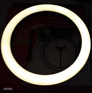 LOT! UUS SELFIE LED-rõngavalgusti telefonihoidjaga+ statiiv (4 foto / 5)