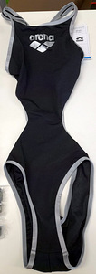 LOT! ARENA One Biglogo One Piece naiste ujumisriided 36F (2 foto / 3)