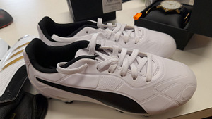 LOT! UUED Puma jalkajalatsid 32 + Adidas säärekaitsed (1 foto / 3)