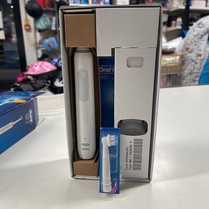 LOT! Elektriline hambahari Braun Oral-B Pro 3 (3 foto / 3)