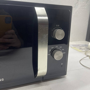 LOT! Mikrolaineahi Samsung MS23F300EEK (7 foto / 10)