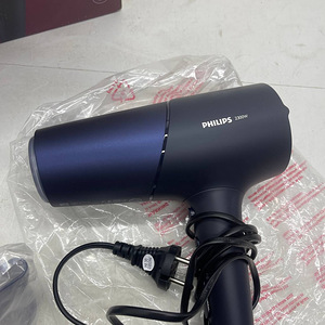 МНОГО! Фен Philips серии 5000 2300 Вт ThermoShield (7 фото из 10)