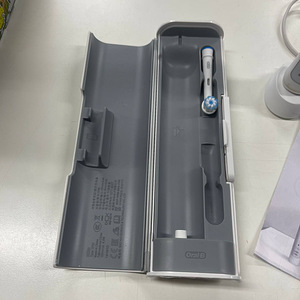 LOT! Oral-B GeniusX elektriline hambahari laetav reisikohver (7 foto / 10)