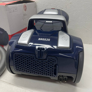 МНОГО! Безмешковый пылесос Hoover Breeze BR71 (3 фото из 10)