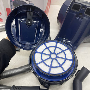 МНОГО! Безмешковый пылесос Hoover Breeze BR71 (7 фото из 10)