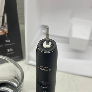 LOT! Philips Sonicare DiamondClean9000 Elektriline hambahari (3 foto / 10)