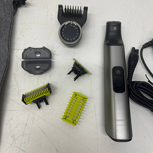 Триммер Philips OneBlade Pro 360 QP6551 (6 фото из 10)