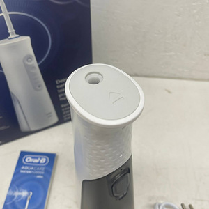 LOT! Oral-B AquaCare 6 juhtmeta irrigator (8 foto / 10)