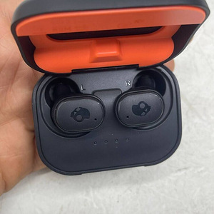 LOT! skullcandy juhtmeta kõrvaklapid (1 foto / 9)