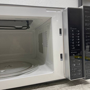 Микроволновая печь Whirlpool MWP 303 SB 30л Гриль (8 фото из 10)