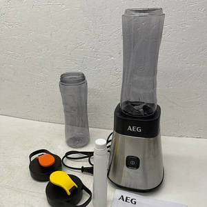 Миксер AEG 600мл 300Вт (3 фото из 10)