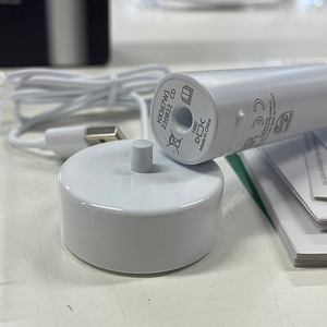 LOT! Philips Sonicare Elektriline Hambahari 3100 (9 foto / 10)
