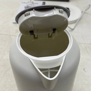 Регулируемый чайник Russell Hobbs 21150-70 (10 фото из 10)