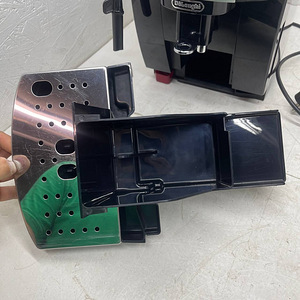 LOT! De'Longhi Perfetto Magnifica S ECAM22 kohvimasin 1450W (7 foto / 10)