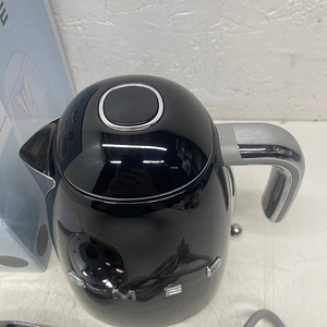 Чайник Smeg KLF03BLEU 1,7 л (5 фото из 10)