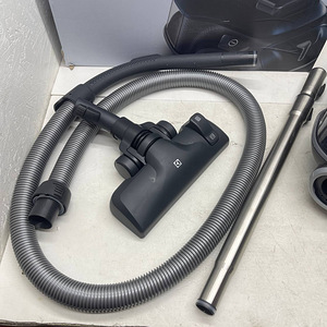 Пылесос Electrolux PC91-4MG 1,6 л без мешка (3 фото из 10)