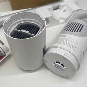 LOT! Varstolmuimeja XIAOMI Mi Vacuum Cleaner Light 0.5 L (9 foto / 10)