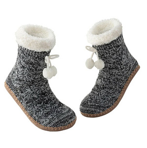 LOT! UUS Vihir Talve libisemiskindlad sokid, Unisex (1 foto / 2)
