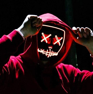 Halloween Purge mask LED 4 valgusrežiimiga, punased triibud (3 foto / 5)