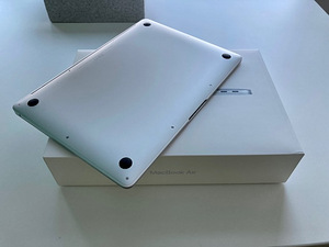 MacBook Air Retina Intel ENG 2019 (3 foto / 4)
