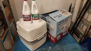 Biotualett Thetford Campa Potti XG + vedelikud (1 foto / 4)