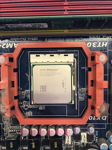 AMD Phenom X3 8450 Разъем AM2 + (2 фото из 2)