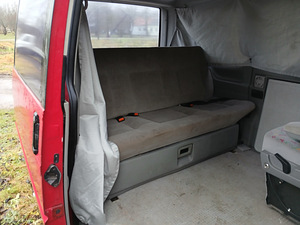 Volkswagen Multivan (6 фото из 7)