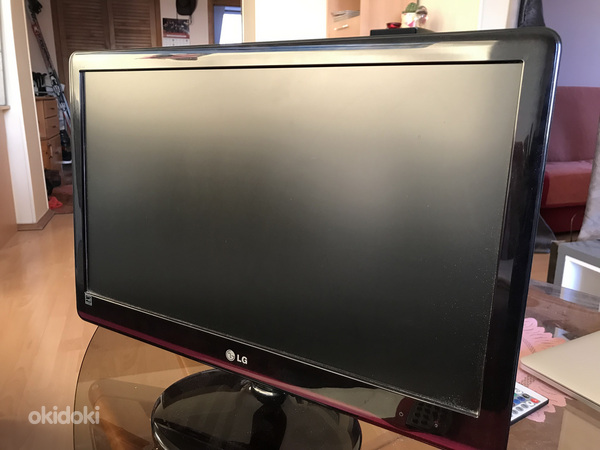 LG Flatron E2250T, Full HD LED LCD monitor (фото #1)