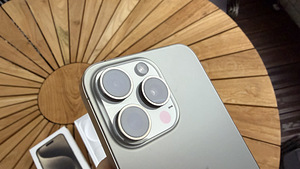 iPhone 15 pro max 512 gb (2 foto / 4)