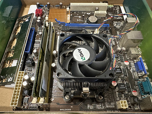 Ära anda Athlon II X2 240 emaplaadi ja 4GB RAMiga (1 foto / 1)