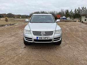 VW Touareg (3 фото из 5)