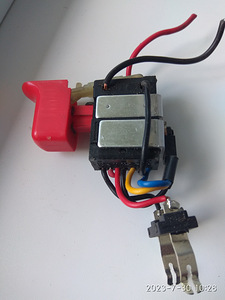 Tööriistad ja elektrikaubad (7 foto / 10)