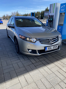 Honda Accord 2.2 i-DTEC (4 foto / 8)