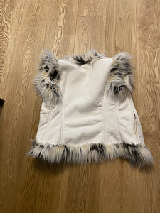 Karusnahast vest, naiste (3 foto / 3)