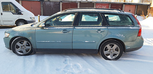 VOLVO V50 2008 TD (5 foto / 9)