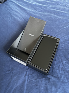 Samsung Galaxy S20 (kriimudeta, komplektne, lisadega) (2 foto / 7)