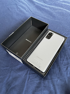 Samsung Galaxy S20 (kriimudeta, komplektne, lisadega) (3 foto / 7)