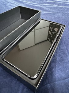 Samsung Galaxy S20 (kriimudeta, komplektne, lisadega) (5 foto / 7)