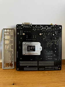 ASRock Z270M-ITX/AC LGA1151 mini-ITX (DDR4 M.2 WIFI BT) (2 foto / 5)