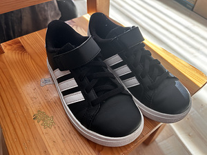 Tossud adidas 28