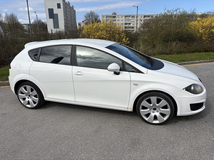 Seat Leon (3 фото из 5)