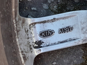 Kia (7 foto / 7)