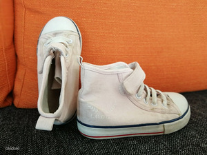 H&M heleroosad tennised, suurus 25 (1 foto / 3)