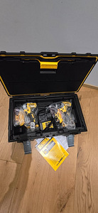 Набор инструментов Dewalt DCK266P2 (2 фото из 6)