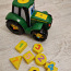 Traktor numbriga, figuuriga, ja värviga (foto #1)