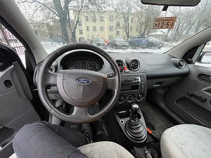 Ford Fiesta Coupe 1.4d 50kw (7 foto / 7)