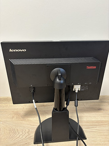 Lenovo monitor (3 foto / 6)
