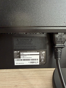 Acer monitor (4 foto / 5)
