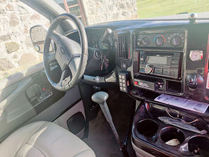Ülimalt mugav USA 4x4 INVABUSS (15 foto / 15)